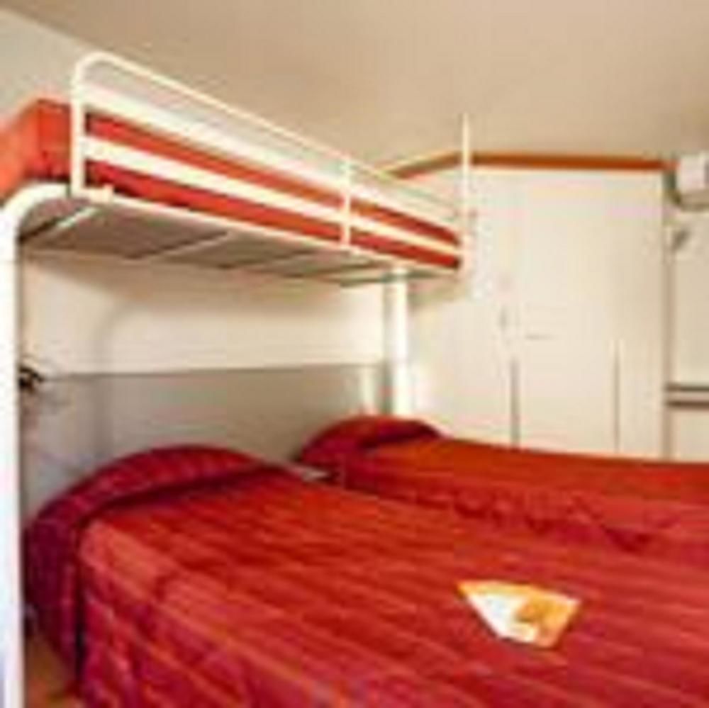 프리미어 클래스 에브루 호텔 에브뢰 외부 사진 A bunk bed