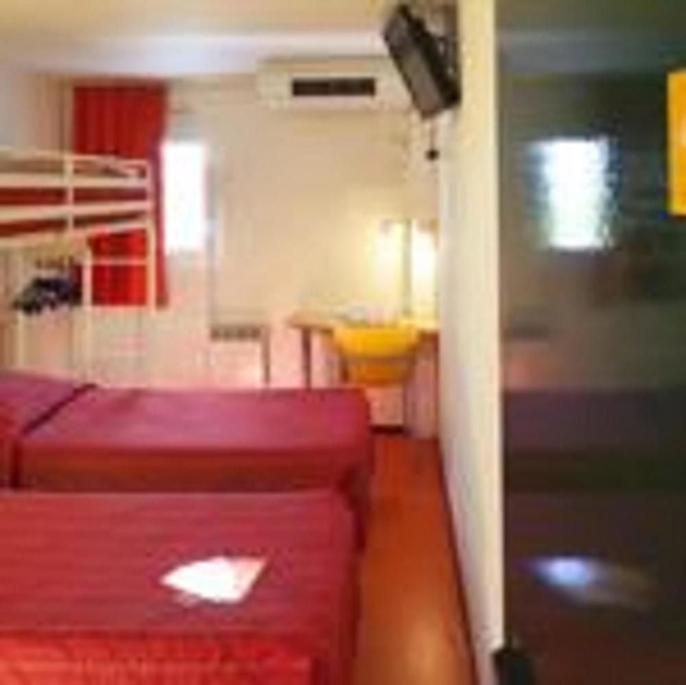 프리미어 클래스 에브루 호텔 에브뢰 외부 사진 A typical room at a love hotel